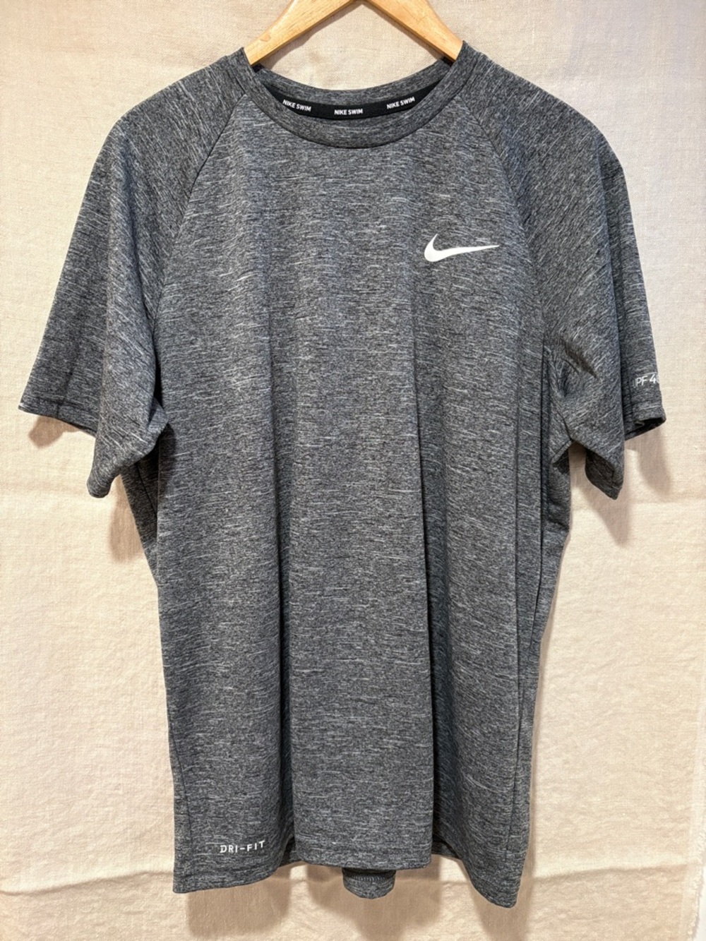 Nike men rashguard, M, NWOT